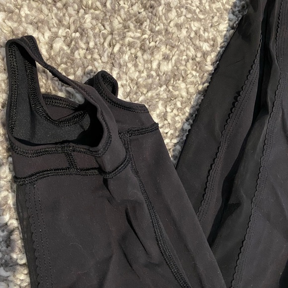 Lululemon leggings 28”, size 4 - Picture 2 of 4